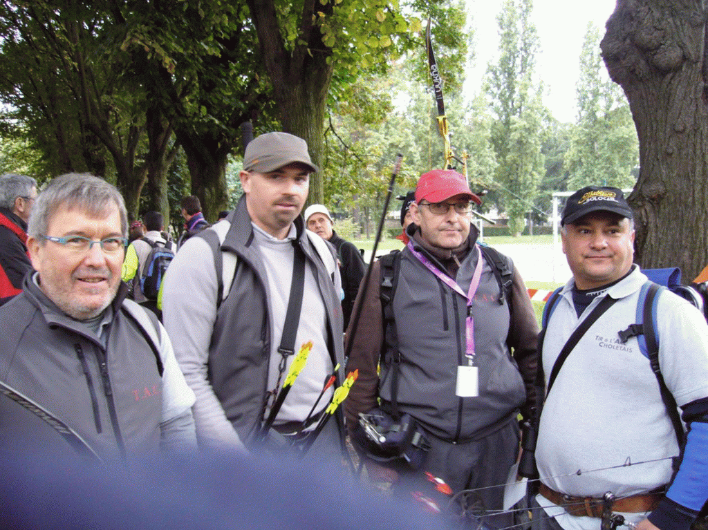 Lire la suite à propos de l’article Championnat de France de Tir Campagne par Equipe, Issy-les-Moulineaux, 12 et 13 Octobre 2013